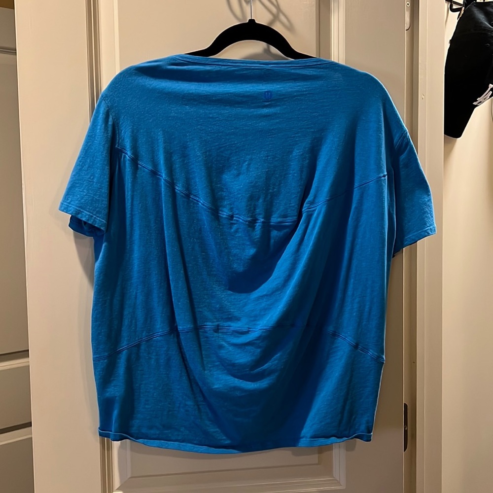 Lululemon back in action short sleeve tee